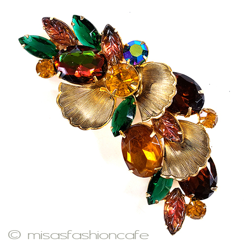 （画像用） ヴィンテージブローチ Julianaビジュー＆金葉