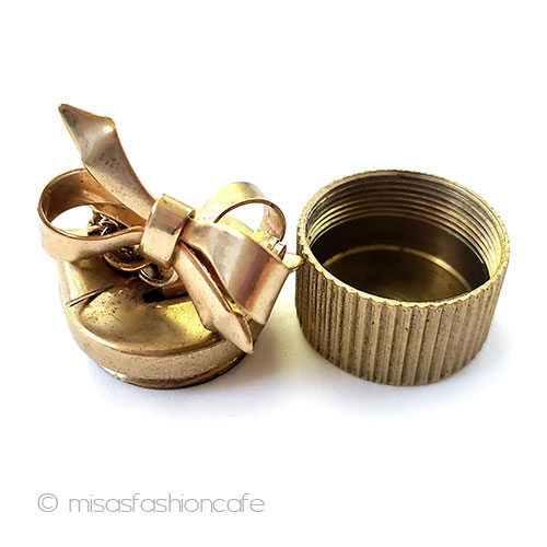 （画像用） ヴィンテージ　ブローチ リボンプレゼント小物入れ