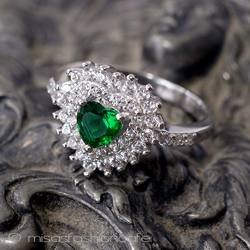 （画像用） ハート型のエメラルド　 スターリング刻印　リング