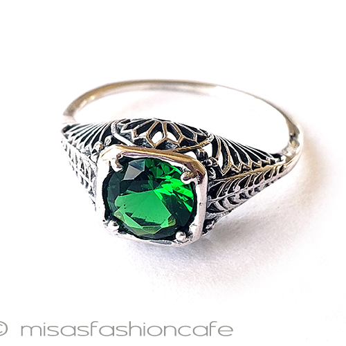 （画像用） アンティークジュエリー エメラルド 銀製リング