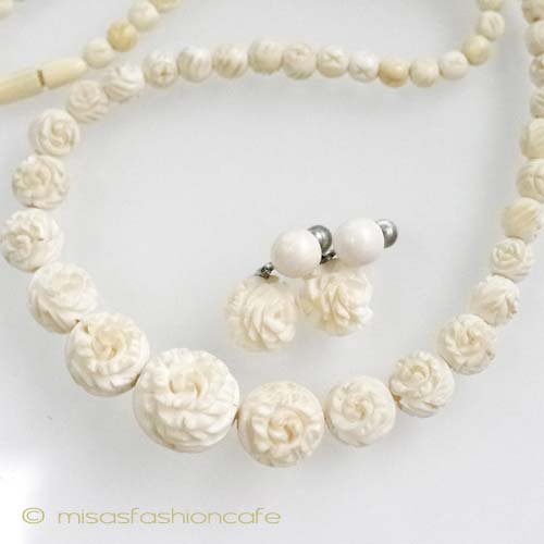 （画像用） 象牙アイボリーのローズ ネックレス＆イヤリングセット
