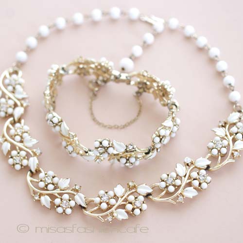 （画像用） ＣＯＲＯ コロ　白花セット