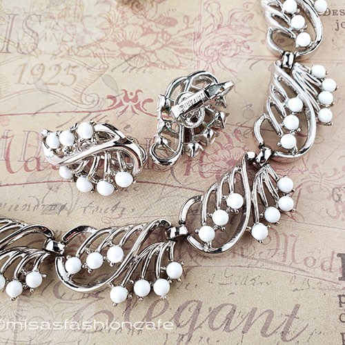 （画像用） Trifari　 トリファリ 白い小花　セット