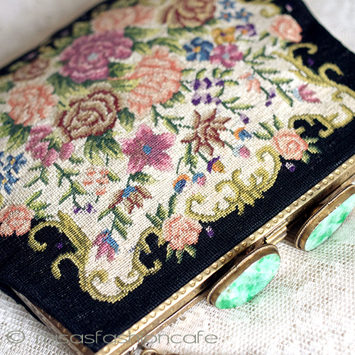 （画像用） アンティークバッグ 天然石と花刺繍プチポアン