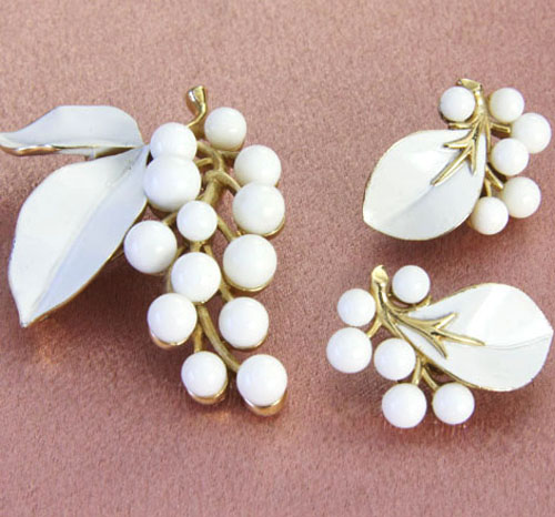 （画像用） クラウンTrifari　 ブローチ・イヤリングセット