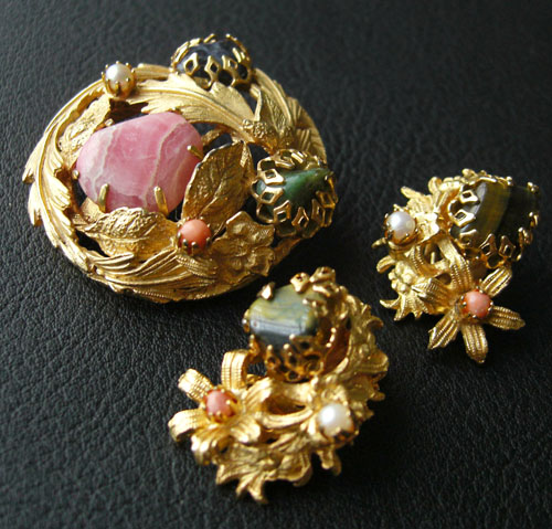 （画像用） 真珠・ラピス・珊瑚･ヒスイ・金 ブローチ・イヤリングセット