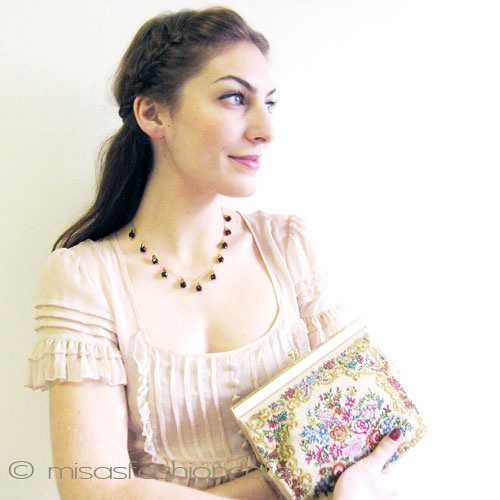 （画像用） ヴィンテージバッグ　 総刺繍お花 プチポアン