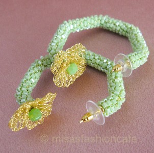 Lavish ピアス　 18Kgp　フラワー・ フープ