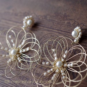 Lavish ピアス 18Kgpワイヤーフラワー Lavish ピアス 18Kgpワイヤーフラワー