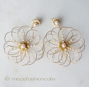 Lavish ピアス 18Kgpワイヤーフラワー