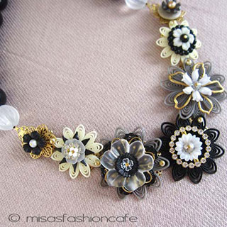 NY お花ネックレス 　モノトーン・フラワー