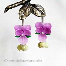 スミレのお花　ピアス