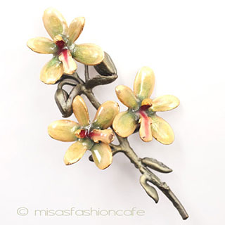 マイケルミショーブローチ エナメル蘭の花 再販！