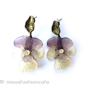 すみれパンジー花ピアス