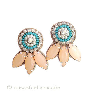 パール＆ストーン針刺繍 イヤリングまたはピアス