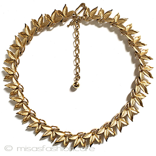 Ｔｒｉｆａｒｉ　 トリファリ 金の笹の葉　ネックレス