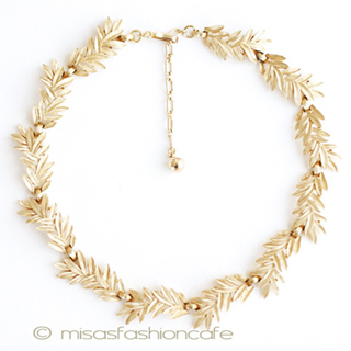 Ｔｒｉｆａｒｉ　 トリファリ Goldリーフ ネックレス