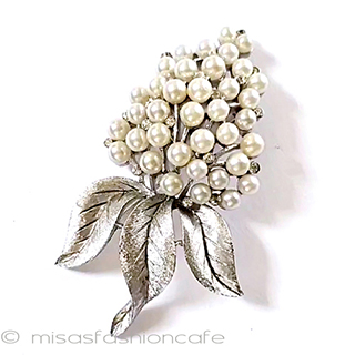 Trifari　 トリファリ ライラックの花ブローチ