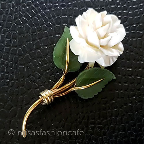 象牙アイボリー12Kgf ローズの花　ブローチ