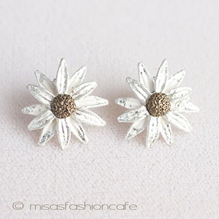 Michaud ピアス デイジーの花 Michaud ピアス デイジーの花