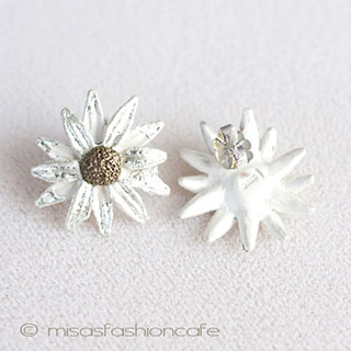 Michaud ピアス　　 　デイジーの花