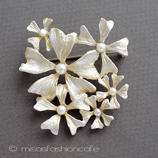 Michaud ブローチ 真珠goldフラワー