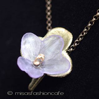 マイケルミショー・ネックレス ガラス製　すみれの花