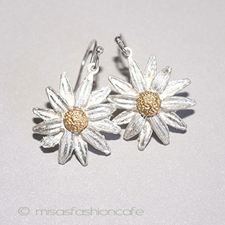 ピアス　または　クリップ デイジーのお花　再販