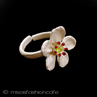 マイケルミショーリング エナメル洋梨のお花　
