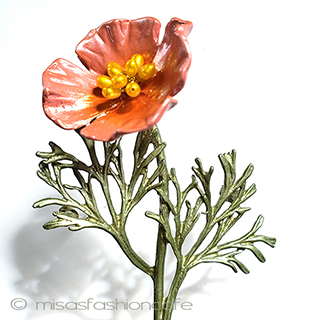 真珠ポピーの花ブローチ