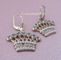 クラウン　ピアス　仏製