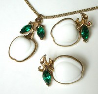 クラウンTrifari ネックレス＆イヤリングセット