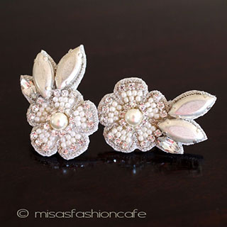 ＳＰＡＲＫＬ　お花＆銀葉 イヤリングまたはピアス