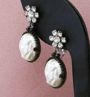 バロックパール花イヤリング バロックパール花イヤリング