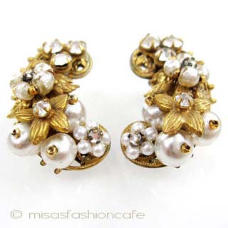 Robert刻印 イヤリング バロックパールの花