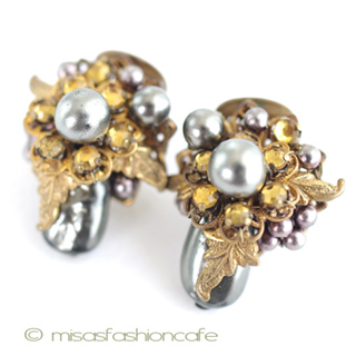De Mario NY イヤリング バロックパールの花