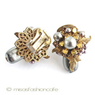 De Mario NY イヤリング バロックパールの花