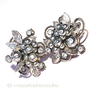 Robert イヤリング バロックパールの花 Robert イヤリング バロックパールの花