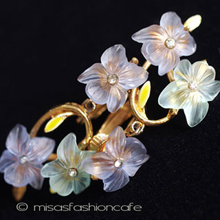 スミレの花イヤリング