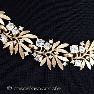 Ｔｒｉｆａｒｉ　 トリファリ フローラルネックレス