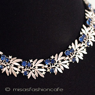 Ｔｒｉｆａｒｉ　 トリファリ ネイビー花　ネックレス