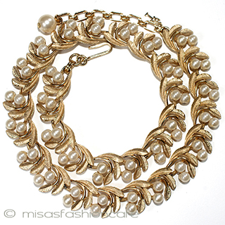 Trifari　 トリファリ パール金葉ネックレス