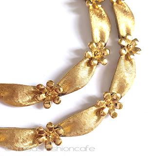 Ｔｒｉｆａｒｉ　 トリファリ 金の花リボン　ネックレス