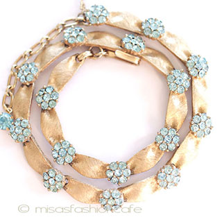 Ｔｒｉｆａｒｉ　 トリファリ 水色の花 ネックレス