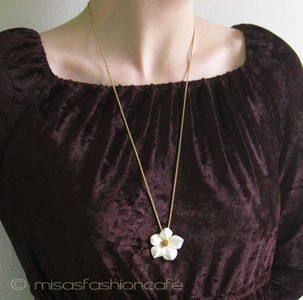 Trifari　 トリファリ アネモネの花ネックレス