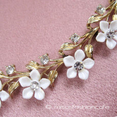 ヴィンテージアクセサリー 白いお花　ネックレス