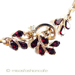 Ｔｒｉｆａｒｉ　 トリファリ フローラル　ネックレス