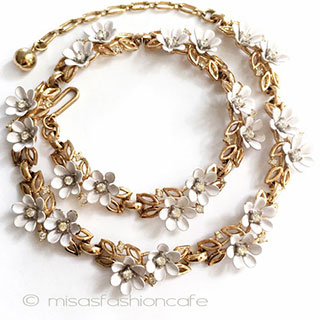 Ｔｒｉｆａｒｉ　 トリファリ 白い小花　ネックレス