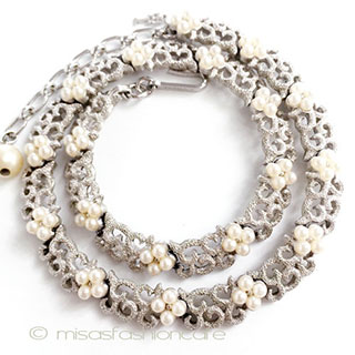 Ｔｒｉｆａｒｉ　 トリファリ パール小花 ネックレス