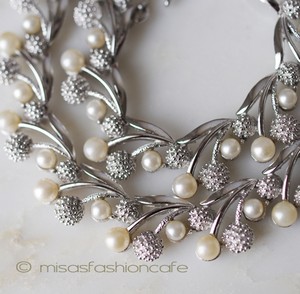 Trifari　トリファリ 　パールの花ネックレス